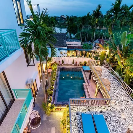 Sunny Riverside Homestay